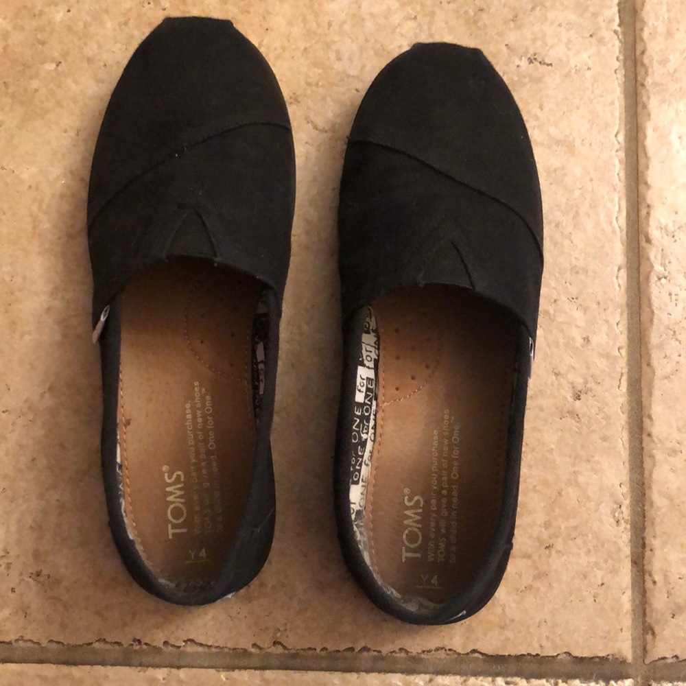 TOMS Classics Black Canvas Slip-ons